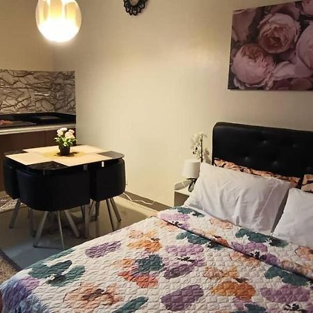 Katliza Condotel Kassel Residences Paranaque City Экстерьер фото